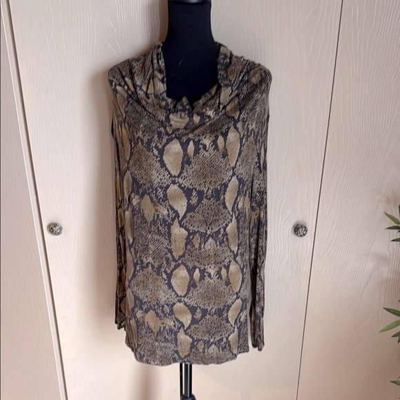 Snake Print Long Low Cowl Neck Sleeve Top - Picture 1 of 5